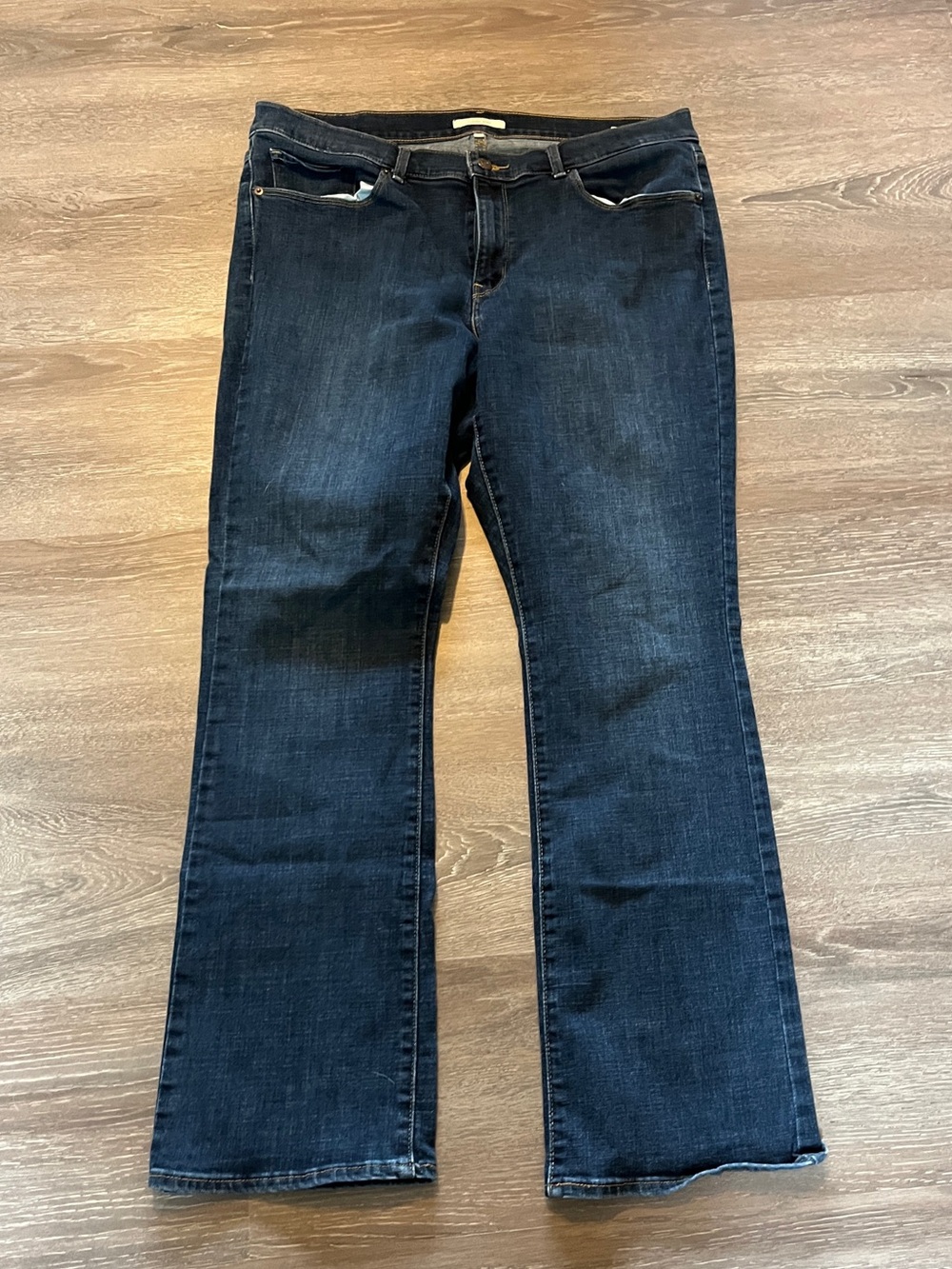 Levis Dark Wash Women's Bootcut Jeans - Navy Blue 33x32 size 16